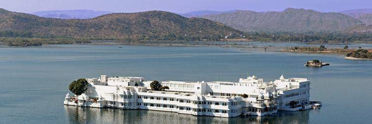 Déjeuner ou dîner au restaurant Darikhana sur le lac Pichola