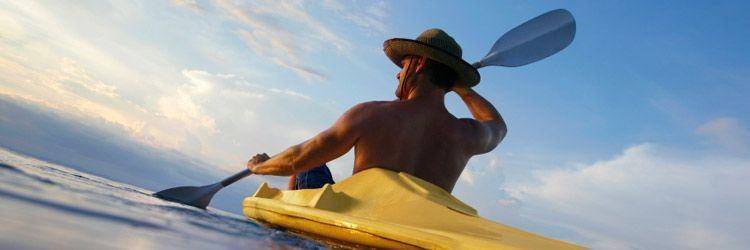 Kayak dans l'océan Pacifique