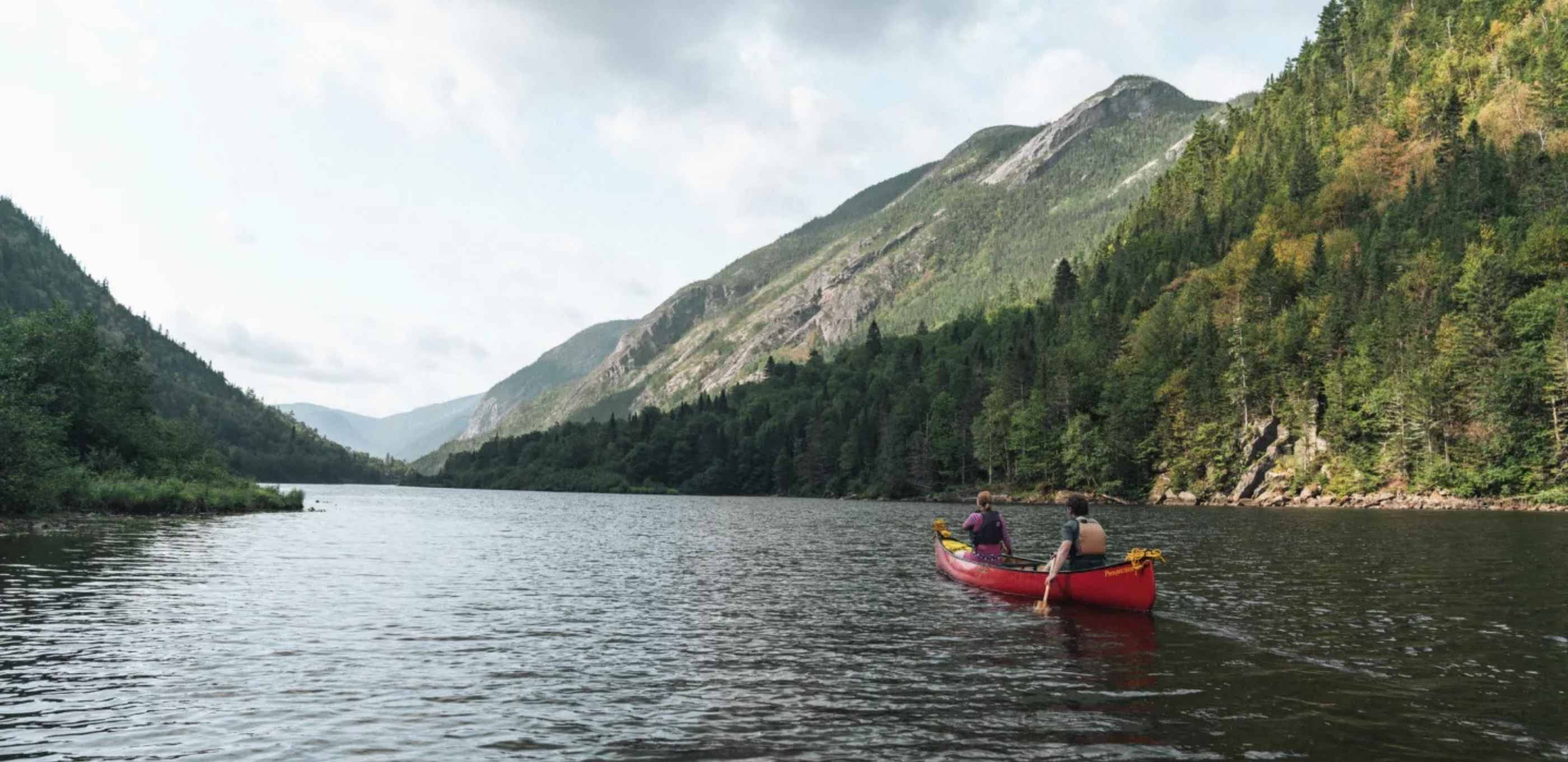 Location de canot (4h) au Parc National des Hautes-Gorges-de-la-Rivière-Malbaie