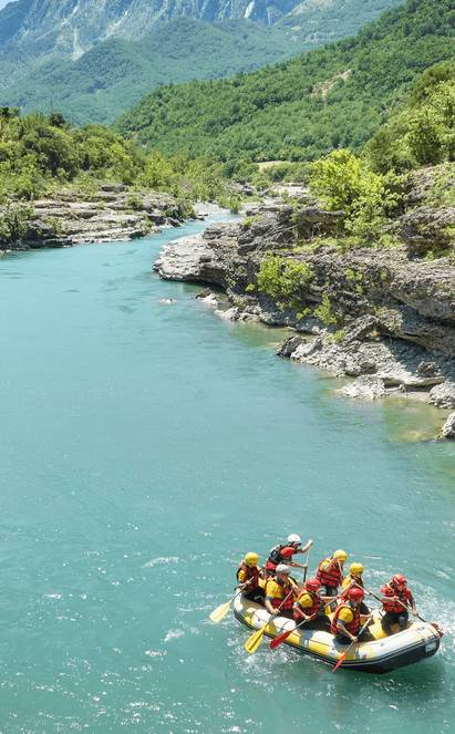 Descente en rafting sur les rapides de la Vjosa