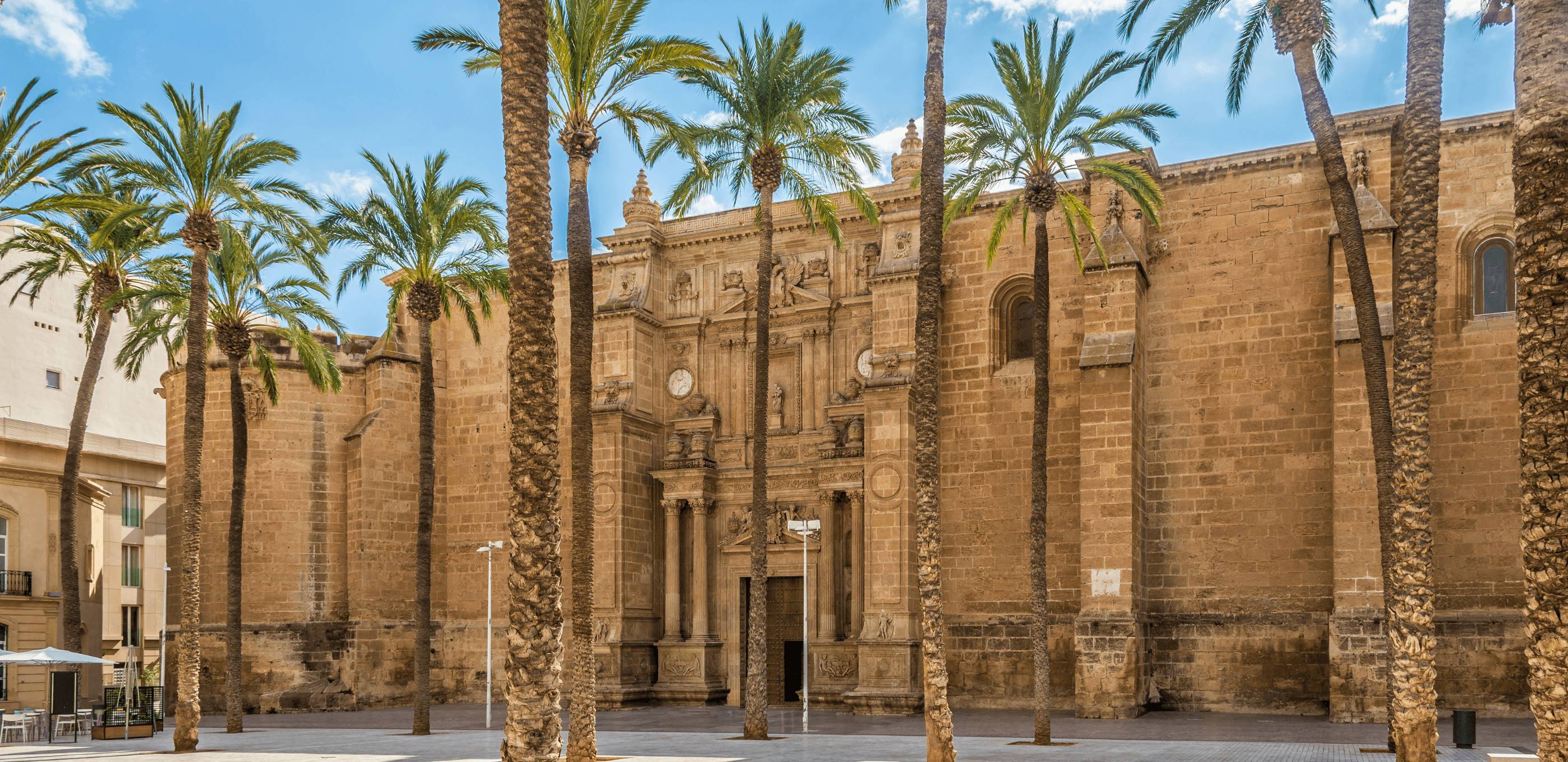 Escale historique à Almería et route vers Grenade
