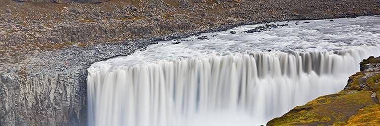 Cascade de Dettifoss en super-jeep