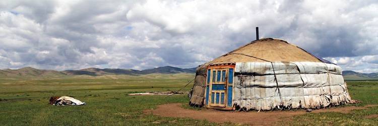 Visite d'une yourte de nomades